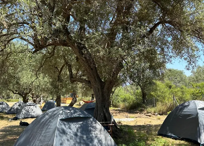 مكان تخييم Camping Qeparo كيبارو